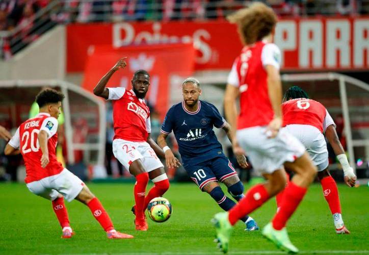 法甲欧战保级两极战！朗斯主场碾压洛里昂，保级队能逃降级危机吗？